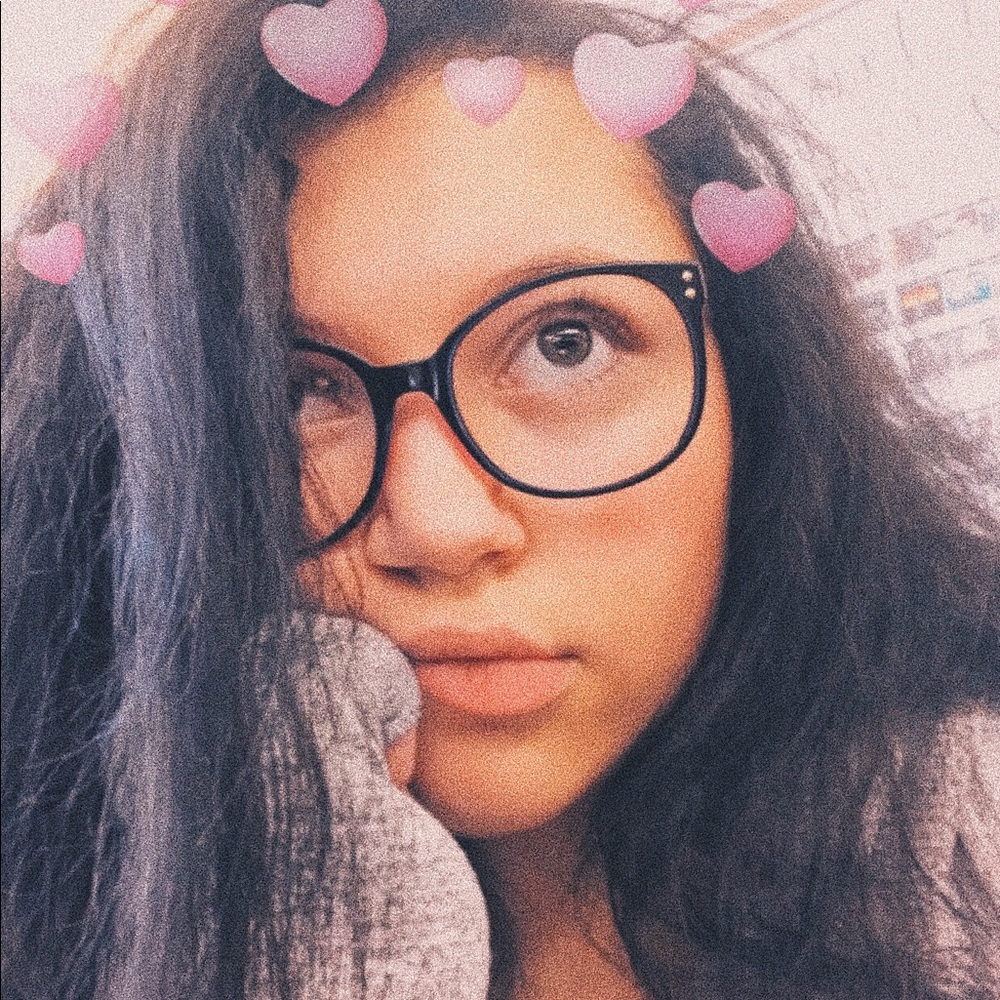 Meet your Posher, Thalia